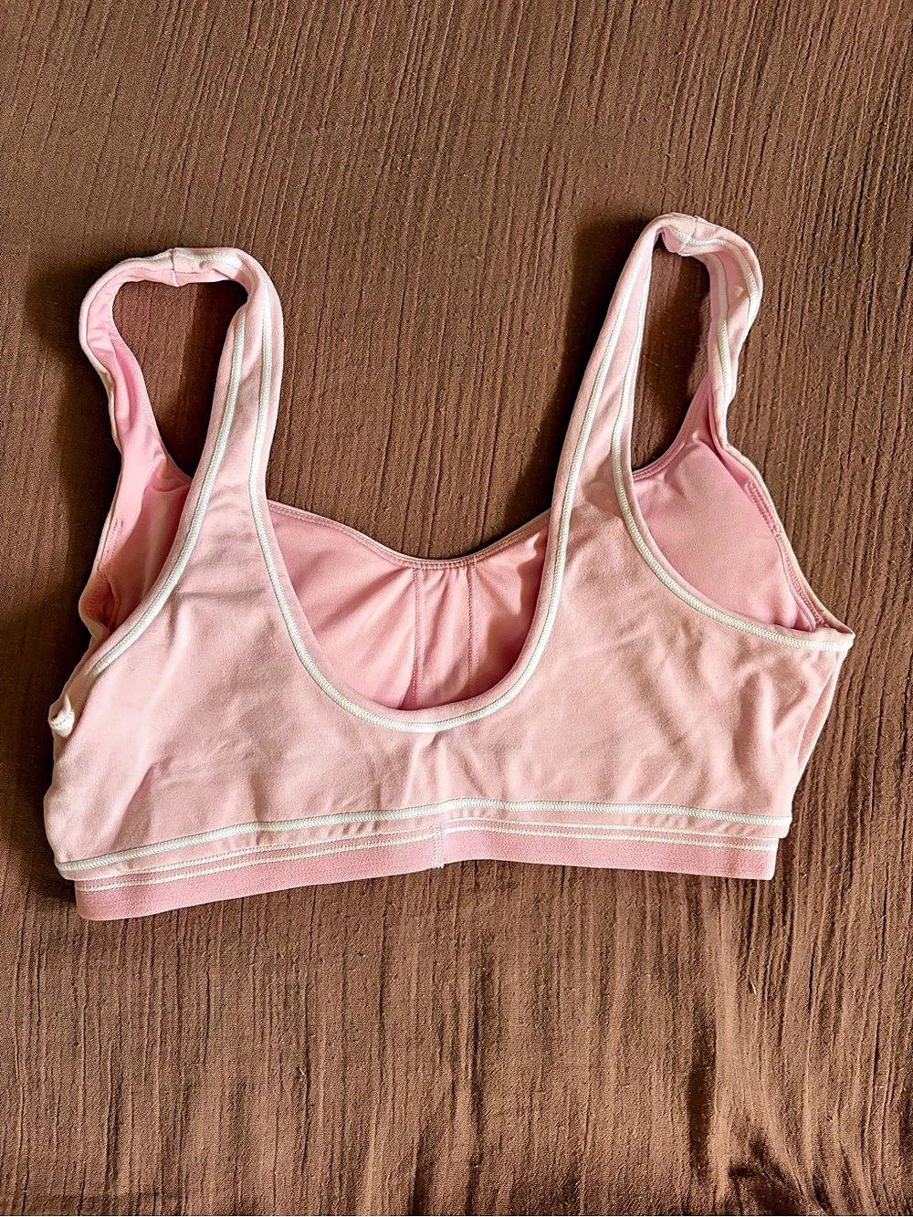 Alo Pink Sports Bra Size Medium - Picture 3 of 4